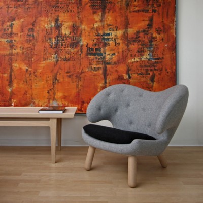 Pelikan Chair with Buttons